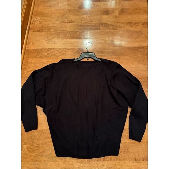 Woman’s Milano dolman top - Picture 1 of 3